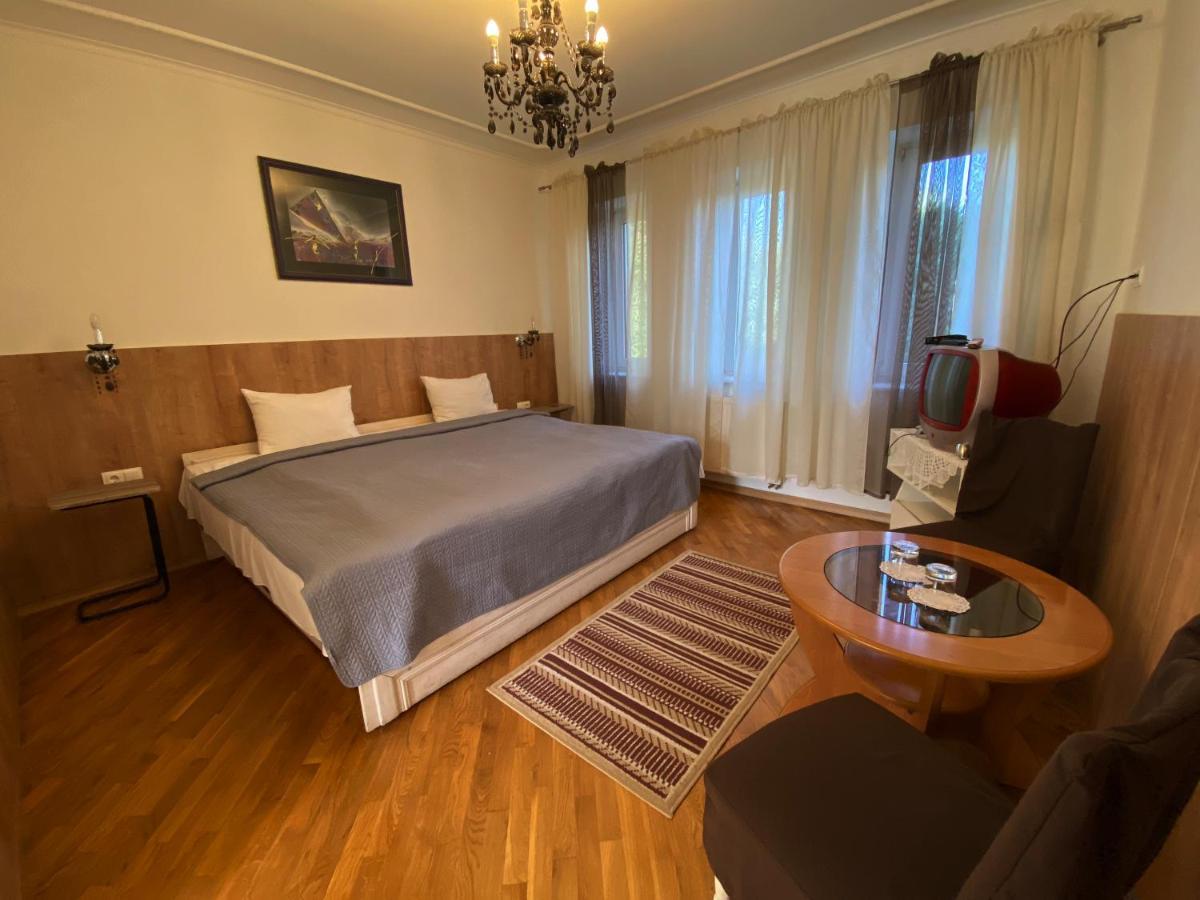 Olena Resort Brjukhovytsji Eksteriør bilde